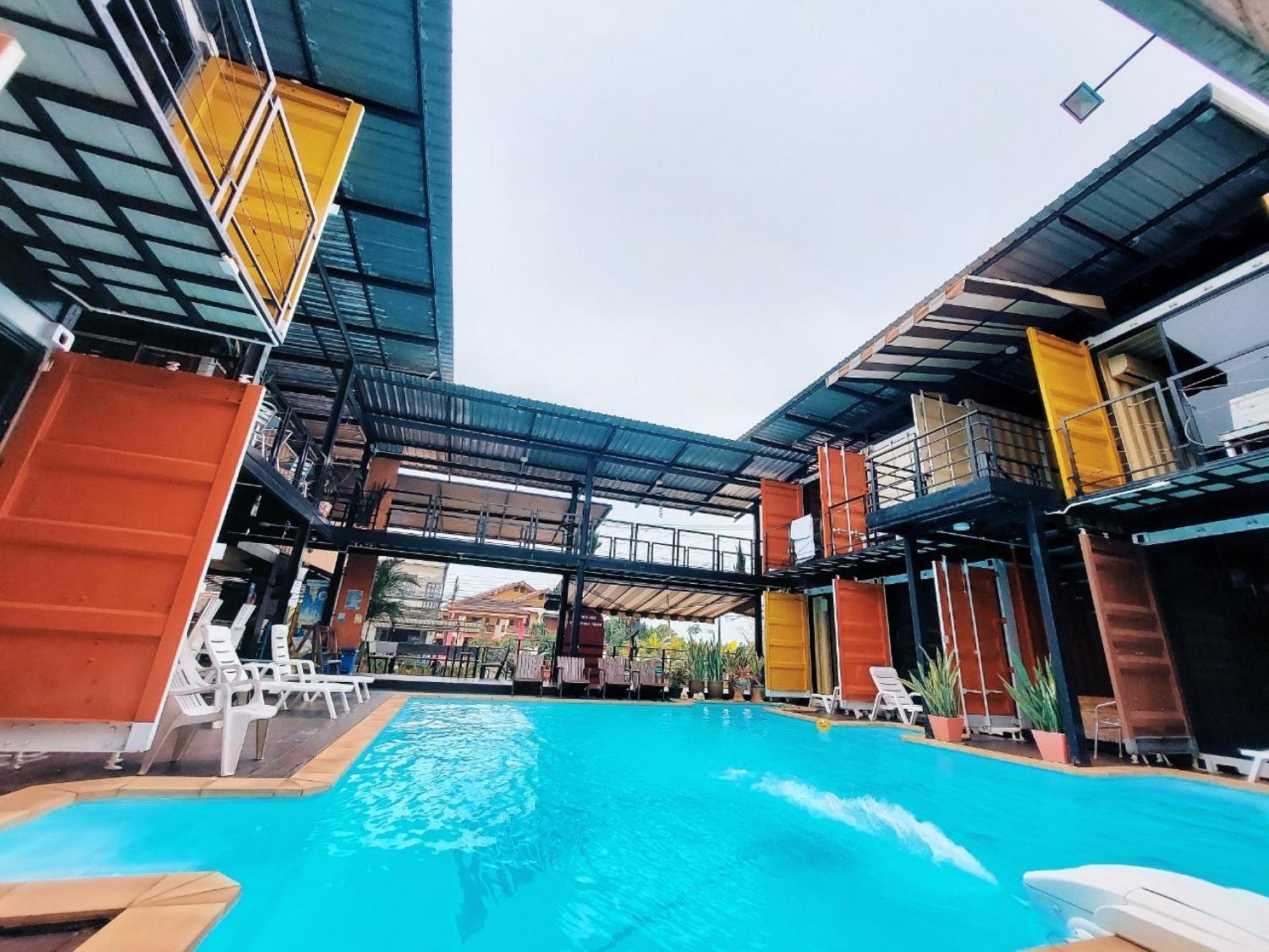 Retro Box Hotel Chumphon Exteriör bild