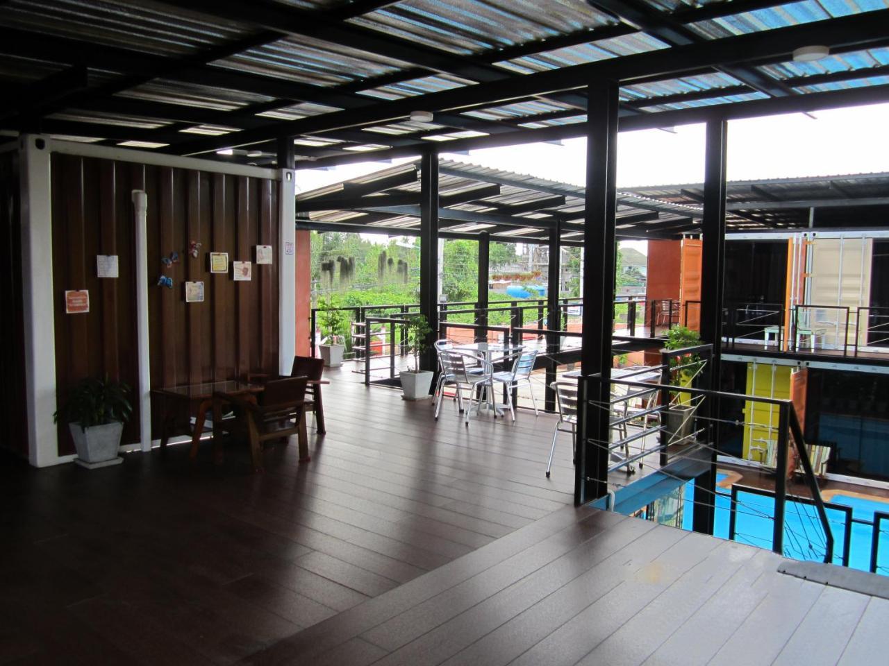 Retro Box Hotel Chumphon Exteriör bild